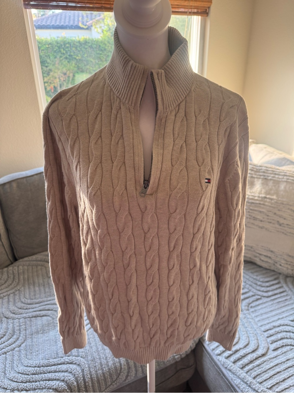 Men’s Tommy Hilfiger Cable Knit Quarter-Zip Sweater Small Like New